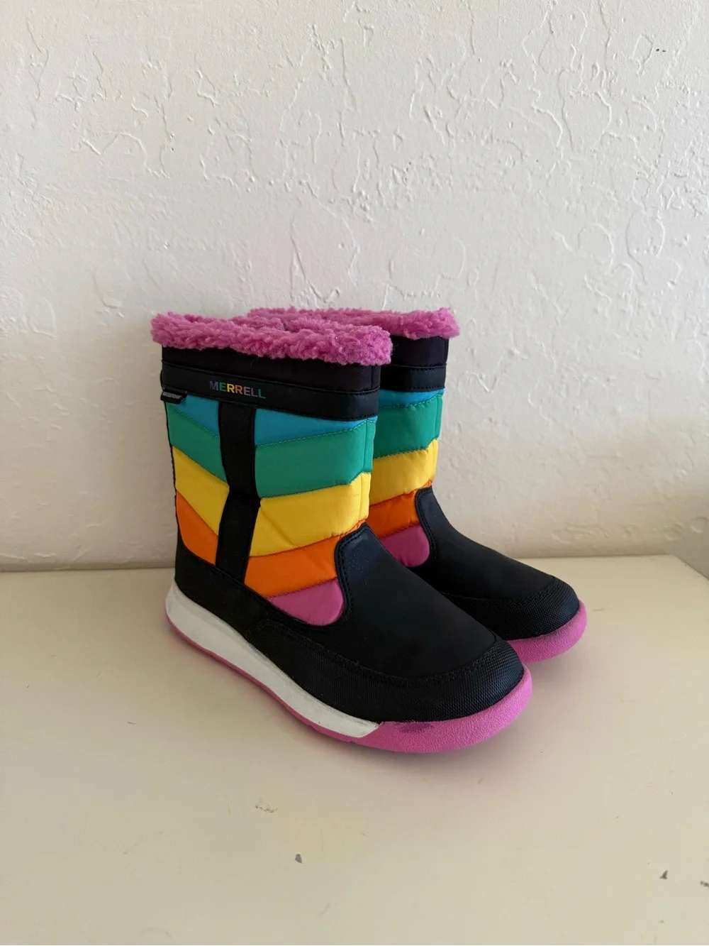 Merrell Kids Black Rainbow-Striped Winter Boots with Pink Trim